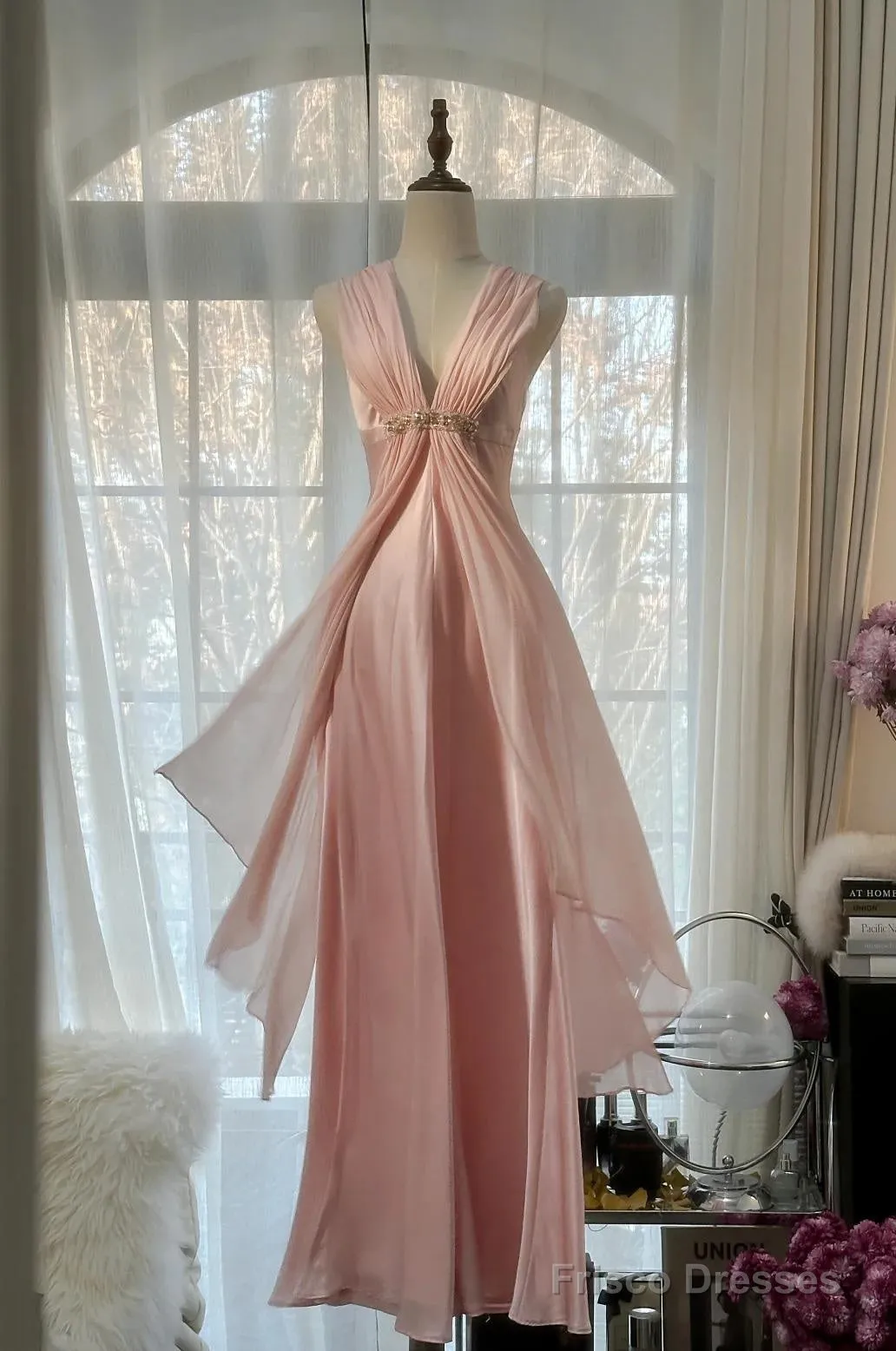 Gentle Pink Sheath Chiffon Ribbon V-Neck Simple Prom Dress